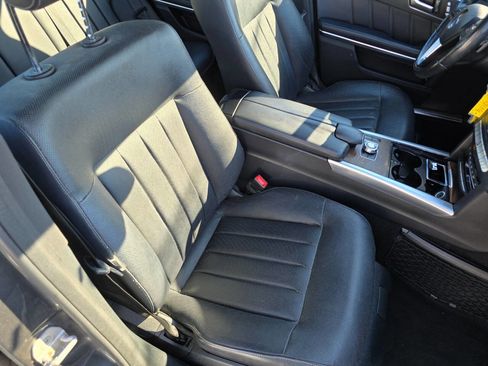 Used 2016 Mercedes-Benz E 400 E 400 4MATIC AWD 4dr Sedan image 30