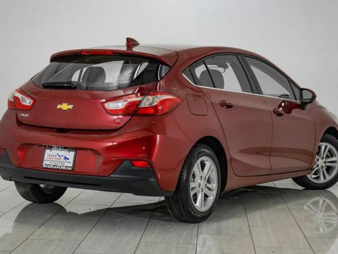 Used 2017 Chevrolet Cruze LT w/ Convenience Package image 6