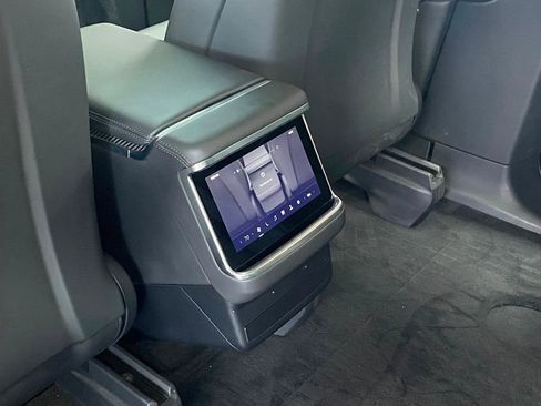 Used 2022 Tesla Model X Plaid image 18