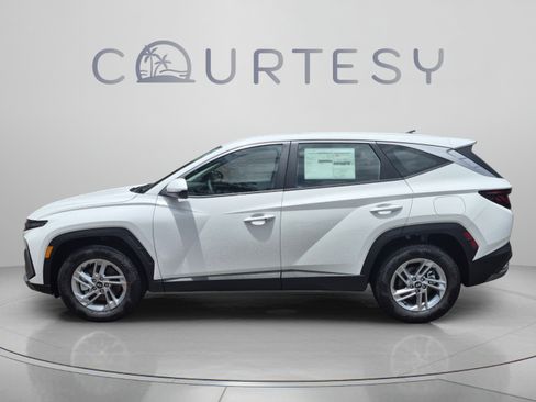 New 2026 Hyundai Tucson SE FWD image 2