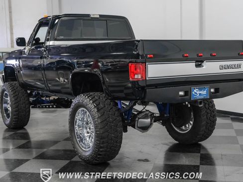 Used 1986 Chevrolet C/K Truck 3500 image 9
