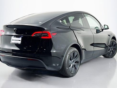 Used 2025 Tesla Model Y Long Range image 10
