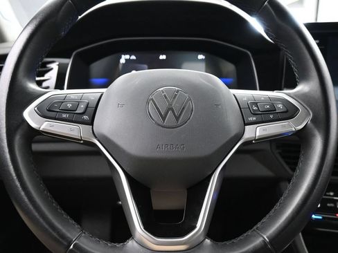 Used 2025 Volkswagen Jetta SE FWD image 25
