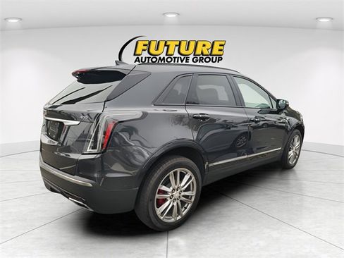 Used 2023 Cadillac XT5 Sportv w/ Technology Package image 3