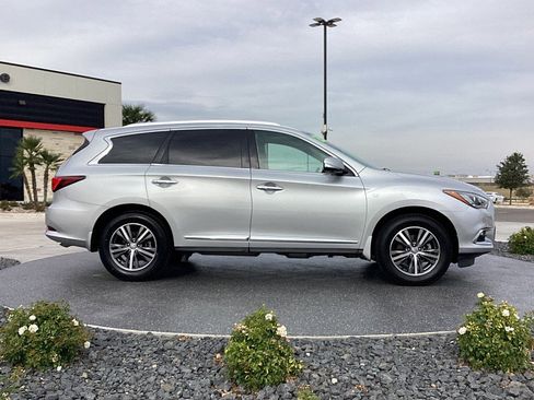 Used 2020 INFINITI QX60 Luxe w/ Essential Package image 4