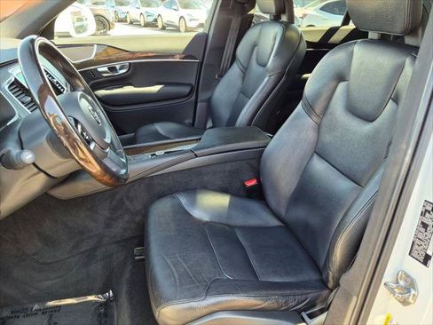Used 2018 Volvo XC90 T5 Momentum w/ Convenience Package FWD image 21