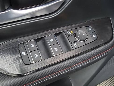 Certified 2025 Nissan Kicks SR FWD image 16