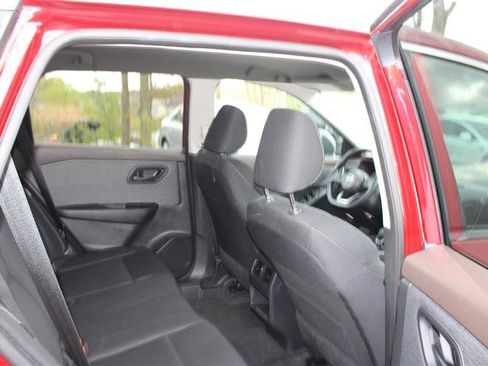 Used 2023 Nissan Rogue S image 13