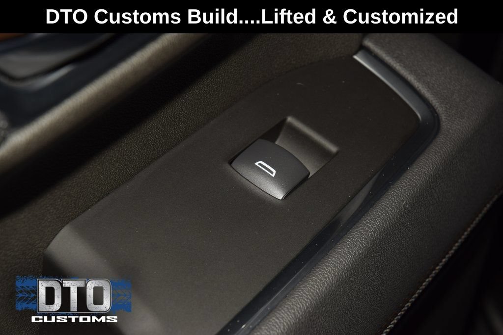 Used 2025 Chevrolet Silverado 1500 High Country w/ Midnight Edition AWD/4WD image 44