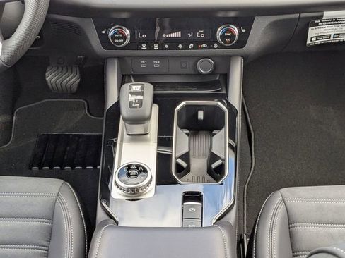 New 2026 Mitsubishi Outlander LE FWD image 17