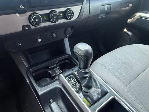 Used 2018 Toyota Tacoma SR5 RWD image 21