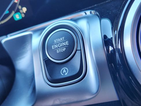 New 2026 Mercedes-Benz GLB 250 image 21