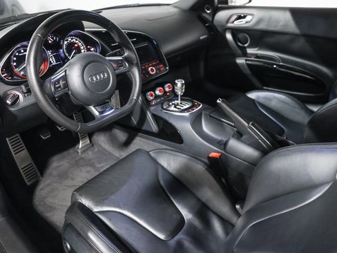 Used 2012 Audi R8 V10 w/ Enhanced Leather Pkg image 22