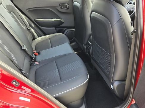 Certified 2025 Hyundai Venue Limited FWD image 14