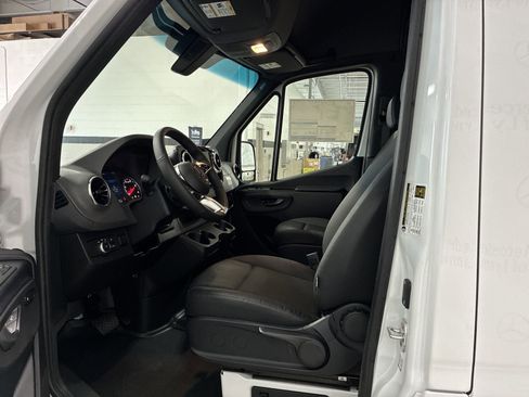 New 2025 Mercedes-Benz Sprinter 2500 image 7