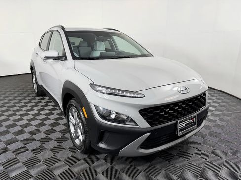 Used 2022 Hyundai Kona SEL image 5
