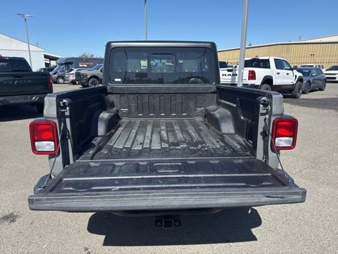 Used 2023 Jeep Gladiator Sport AWD/4WD image 14