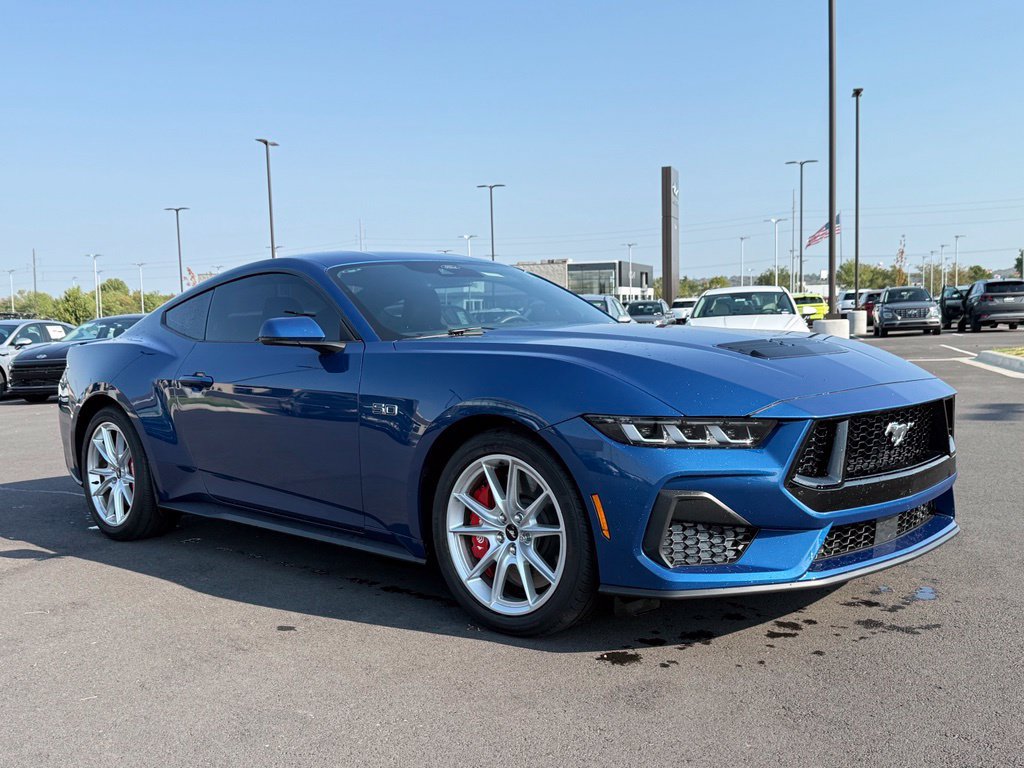 Used 2024 Ford Mustang GT Premium RWD image 3