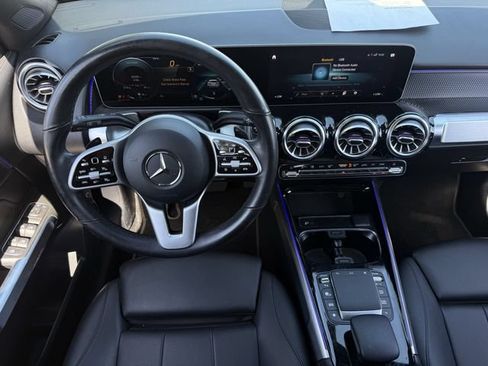 Used 2021 Mercedes-Benz GLB 250 image 11