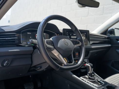 Used 2025 Volkswagen Jetta S FWD image 4