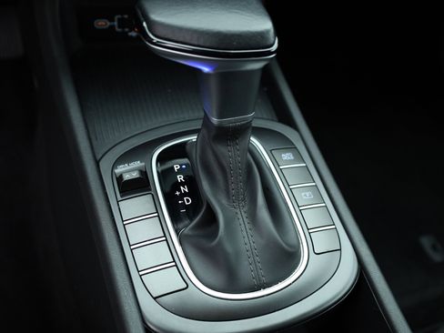 Used 2025 Hyundai Kona SEL image 13