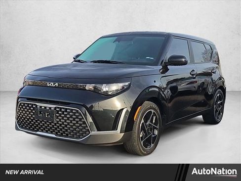 Used 2023 Kia Soul EX image 1