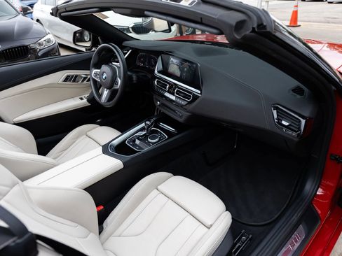 Used 2022 BMW Z4 sDrive30i w/ M Sport Package image 25