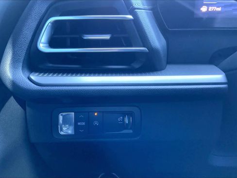 Used 2026 Chevrolet Traverse LT w/ Driver Confidence Package image 33