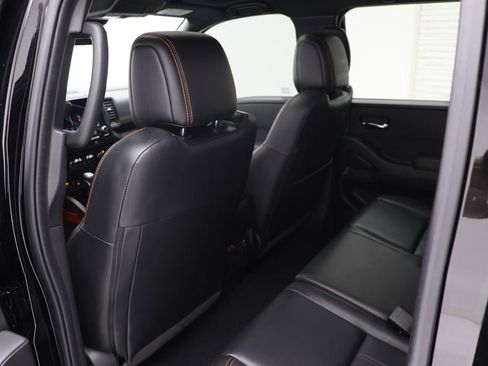 Used 2023 Nissan Frontier PRO-4X w/ Pro-4X Premium Package image 14