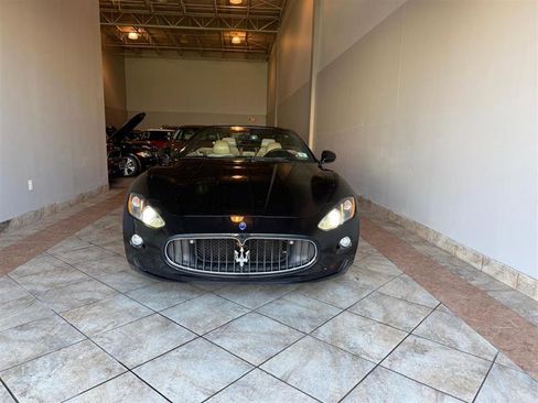 Used 2010 Maserati GranTurismo Convertible image 5