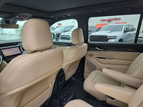 New 2026 Jeep Grand Cherokee L Limited AWD/4WD image 23