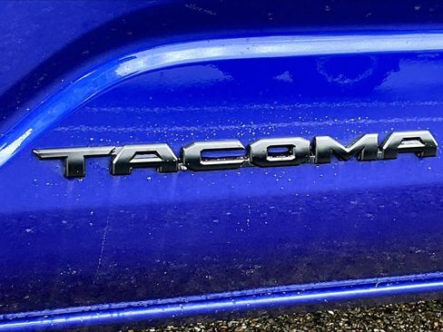 Used 2024 Toyota Tacoma TRD Sport image 30