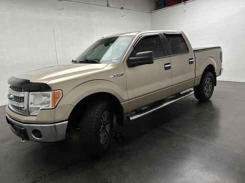Used 2013 Ford F150 XLT w/ Luxury Equipment Group AWD/4WD image 4
