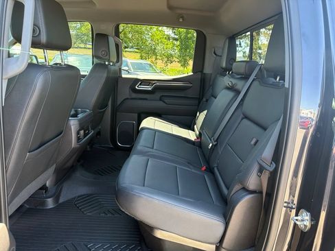 Used 2023 Chevrolet Silverado 1500 LT Trail Boss w/ LT Trail Boss Premium Package AWD/4WD image 19