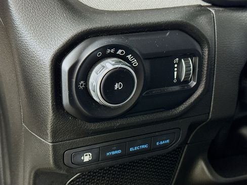 Used 2024 Jeep Wrangler Unlimited AWD/4WD image 11
