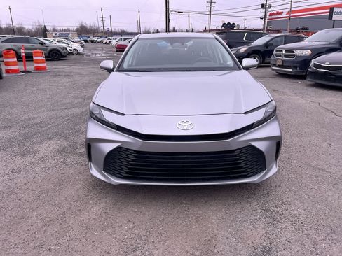 Used 2025 Toyota Camry LE FWD image 29