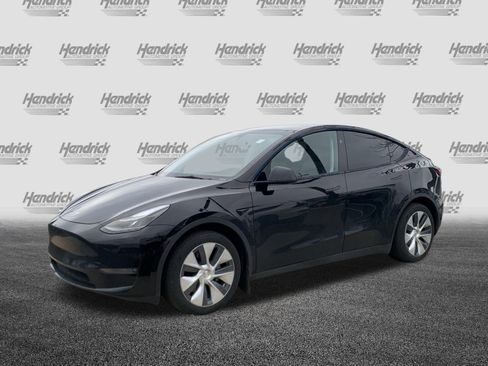 Used 2023 Tesla Model Y Long Range image 5