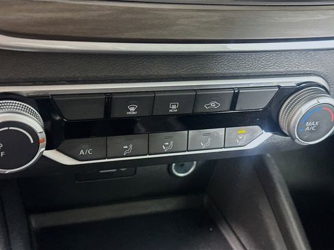 Used 2025 Nissan Altima 2.5 SV image 23