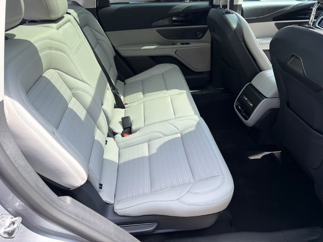 New 2026 Lincoln Nautilus Reserve AWD/4WD image 16