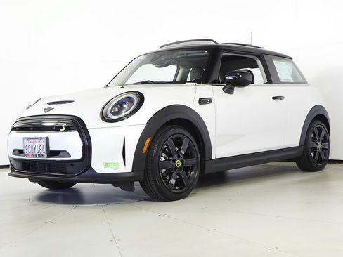 Used 2024 MINI Cooper SE FWD image 2