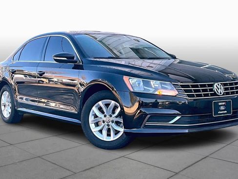 Used 2016 Volkswagen Passat 1.8T R-Line image 2