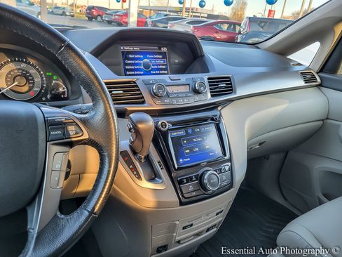 Used 2015 Honda Odyssey Touring Elite image 26