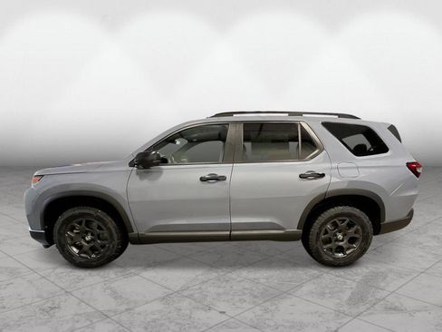 New 2026 Honda Pilot TrailSport image 2