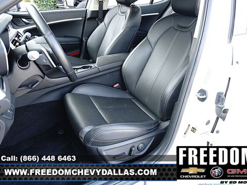 Used 2025 Genesis G70 2.5T RWD image 9