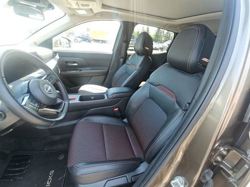 Certified 2025 Nissan Kicks SR w/ SR Premium Package AWD/4WD image 14