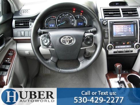 Used 2012 Toyota Camry XLE w/ Convenience Pkg FWD image 5