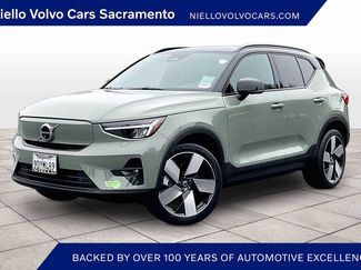Used 2023 Volvo XC40 Recharge Ultimate video 1