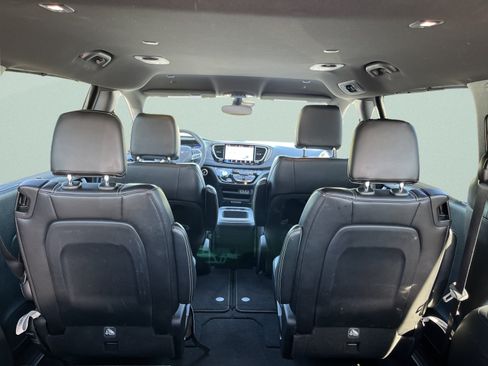Used 2025 Chrysler Pacifica Select FWD image 21