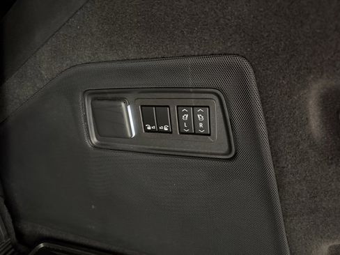 Used 2024 Cadillac Escalade Sport Platinum w/ LPO, ONYX Package image 24