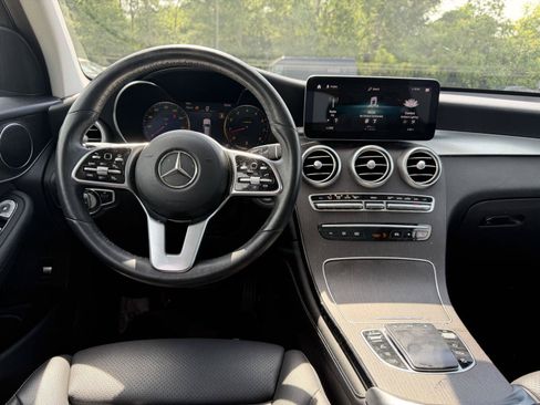 Certified 2021 Mercedes-Benz GLC 300 4MATIC w/ Premium Package image 19